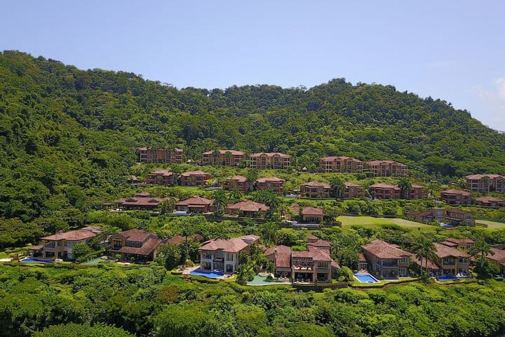 CR Luxury Los Sueños Condos photo 2