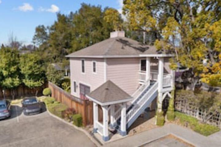 Hennessey House photo 3