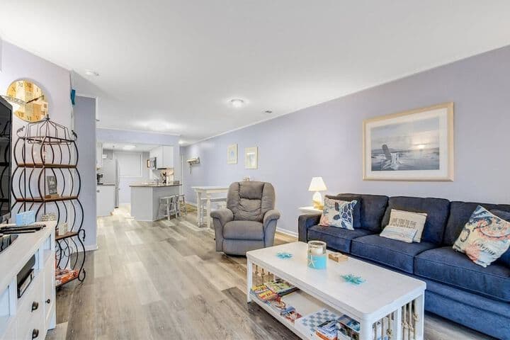 Grove Pointe 201 photo 3