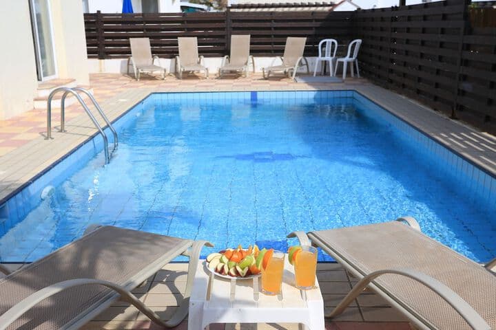 SeaBreeze Villas with Private Pool photo 3