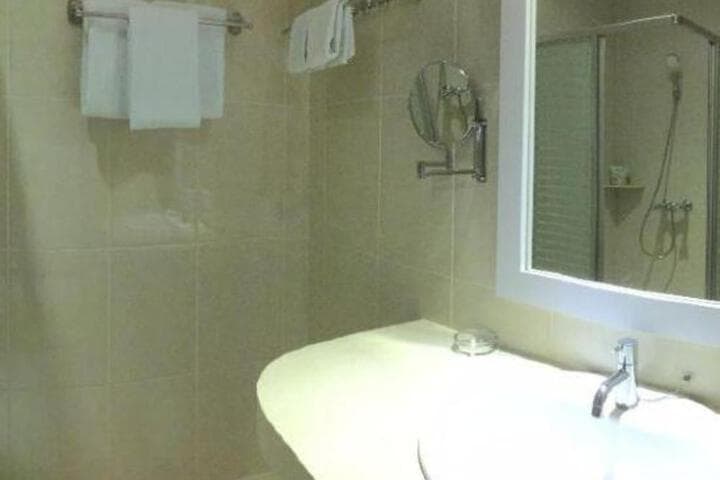 Atsari Hotel Parapat photo 4
