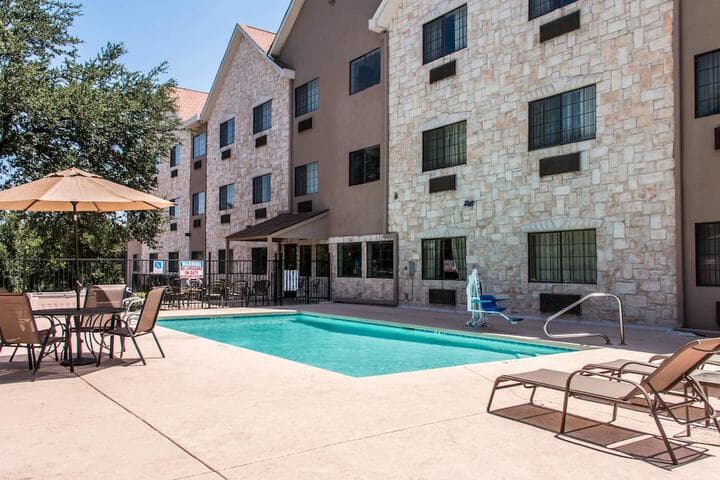 Spark by Hilton Round Rock photo 2