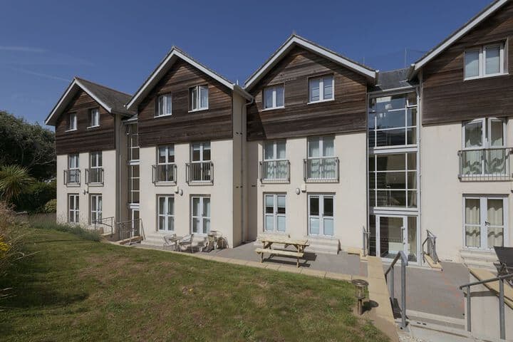 The Beach House & Porth Sands Apartments photo 5