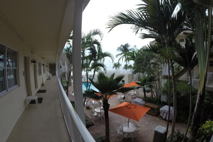 Silver Seas Beach Resort photo 4