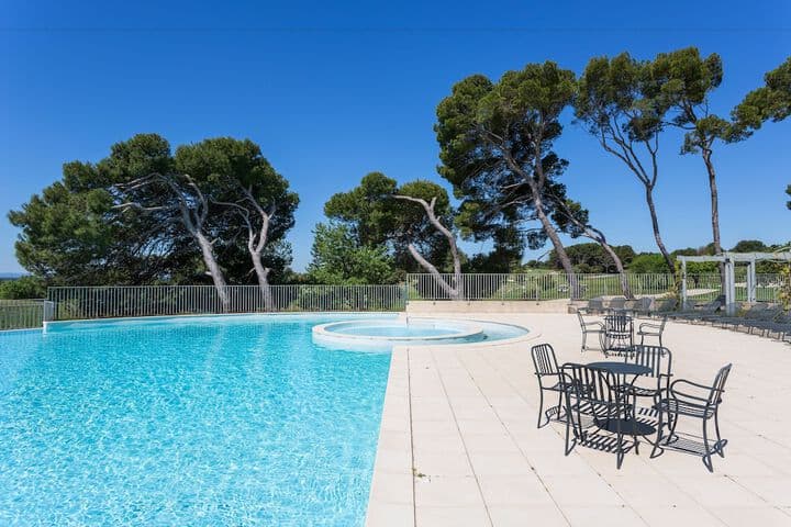Madame Vacances Résidence Provence Country Club photo 5