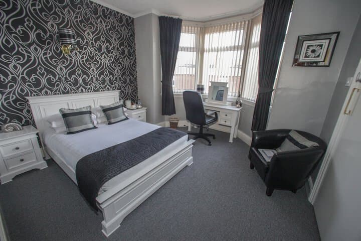 Tower House Executive Guest House photo 4