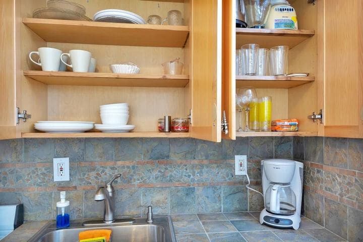 Lovely Apt Hollywood Beach 1 / 2 Block From Ocean! photo 5