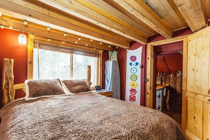 Treehouse by the Stream photo 5