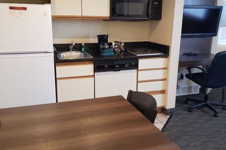 Affordable Suites of America Detroit Warren photo 4