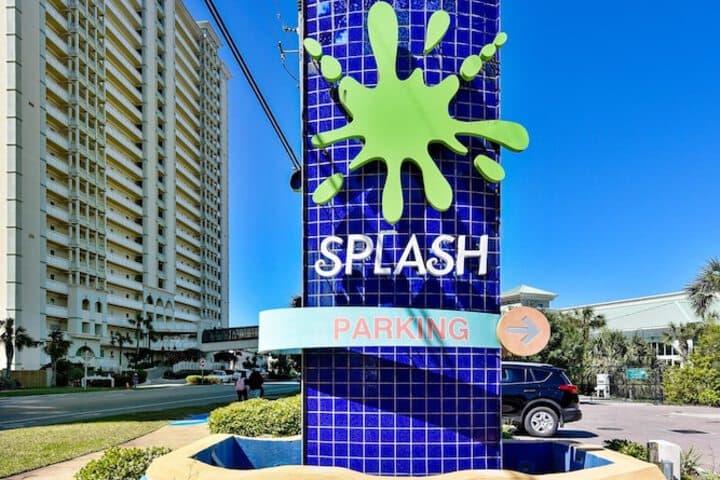 Splash Beach Resort by Book That Condo photo 3