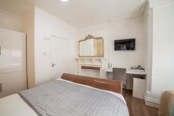 OYO Lonsdale Guest House photo 5