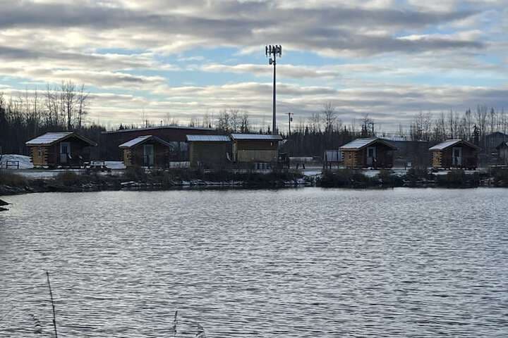Alaska log cabins on the pond B & B photo 3