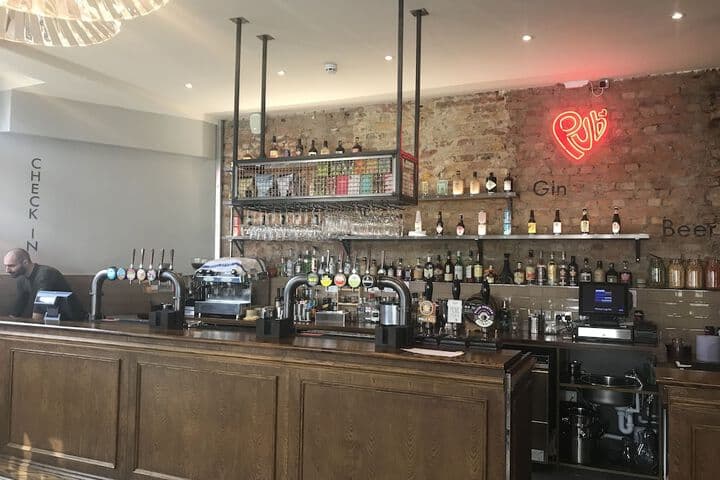 PubLove at the Crown Battersea Hostel photo 3