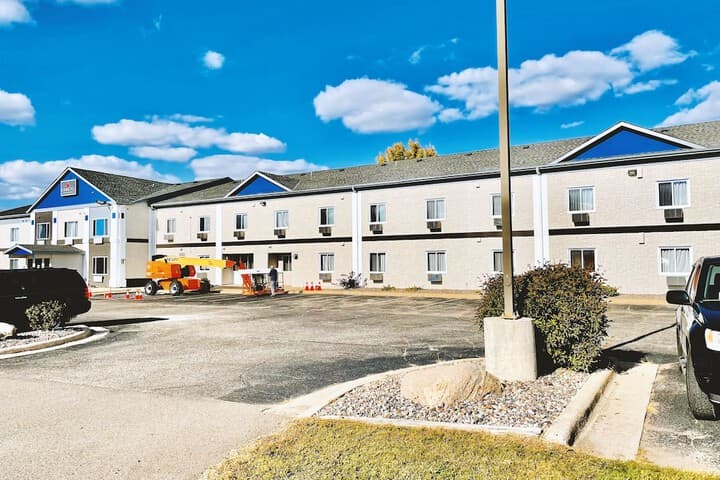 Coratel Inn & Suites by Jasper Northfield photo 1