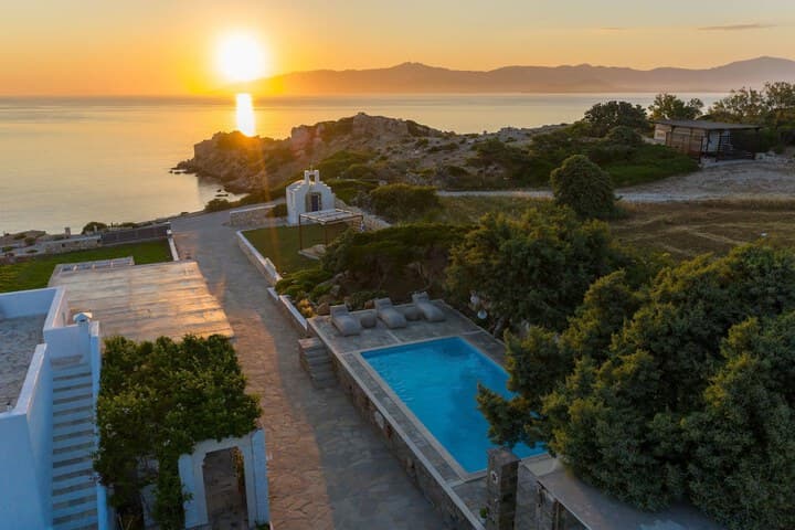 Amalgam Homes Paros Beachfront Villa photo 4