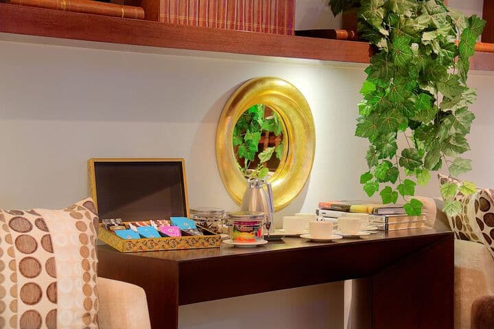 93 Luxury Suites & Residences photo 2