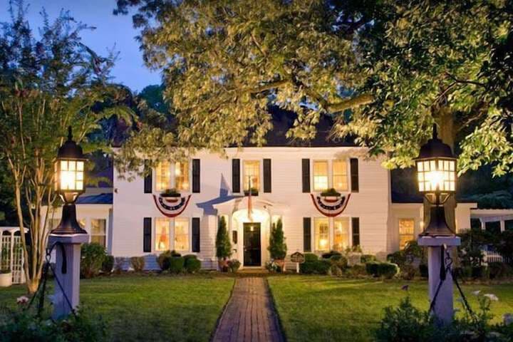 A Williamsburg White House photo 3