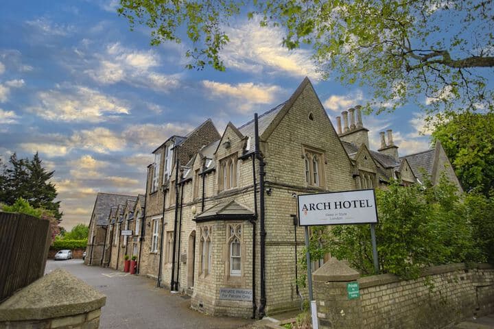 Arch hotel photo 5