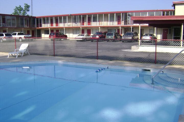 Norton Shores Inn photo 4