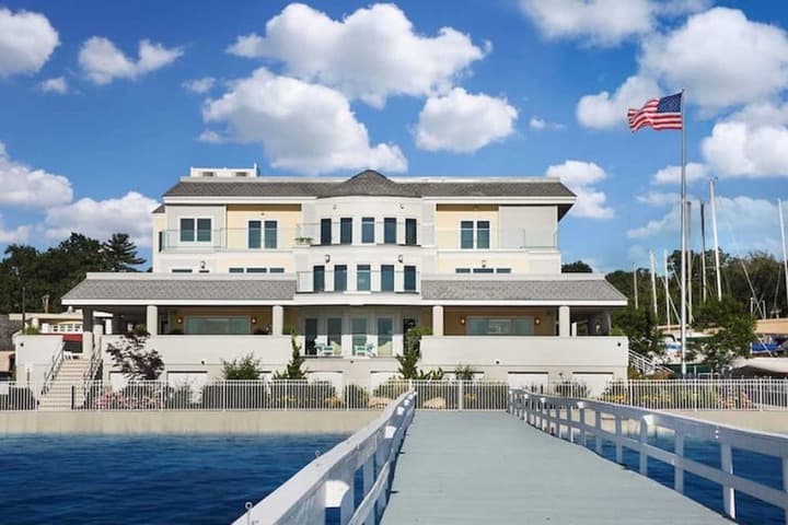 Port Washington destination view