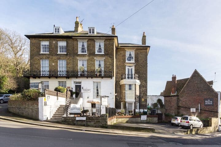 Hubert House Guesthouse photo 3