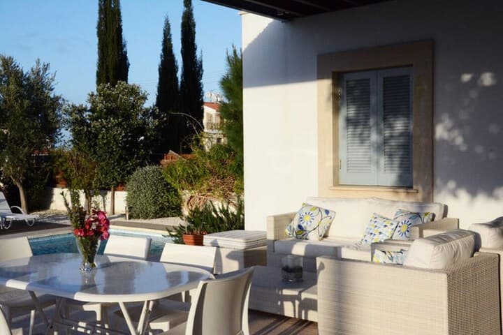 Carob Tree Villa in Latsi photo 4