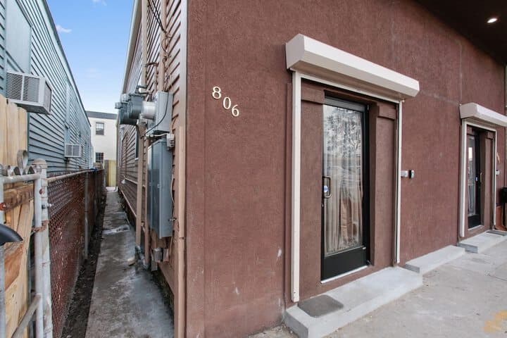 1 Bedroom Studio 806.5 photo 2