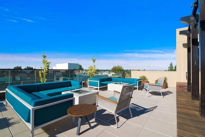 Global Luxury Suites at Mountain View photo 2