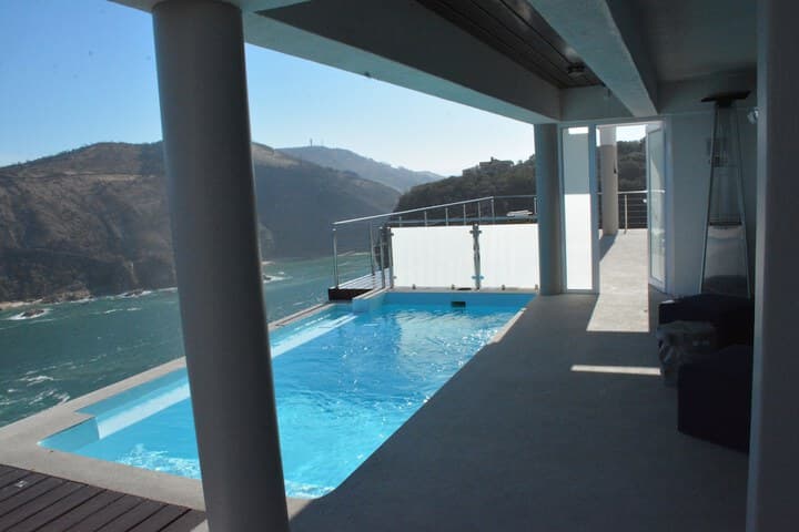 Head over Hills Luxury Retreat photo 4