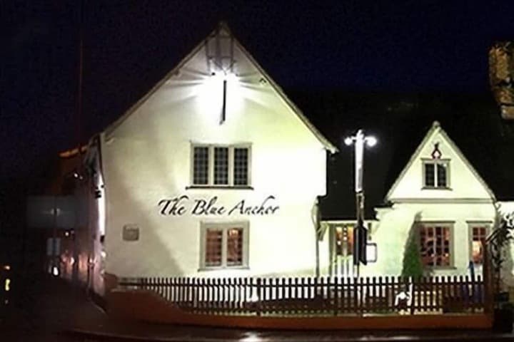 The Blue Anchor Feering photo 3