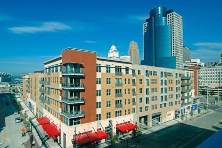 Bridgestreet at Current at the Banks photo 3