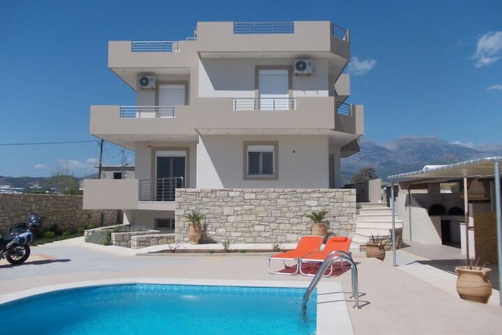 Elpidis Villa photo 3