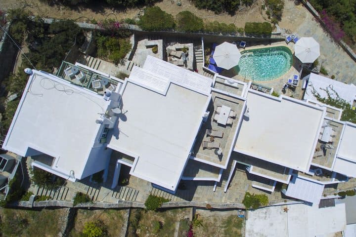 Niriedes Hotel photo 4