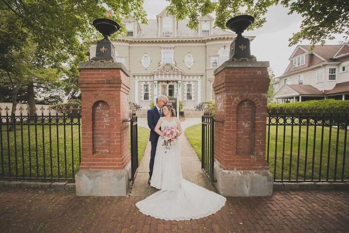 Edgewood Manor photo 3