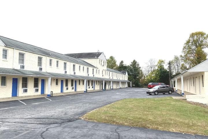 Economy Inn photo 2