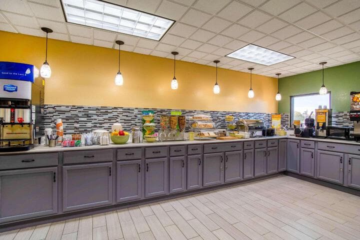 Quality Inn West Columbia - Cayce photo 2