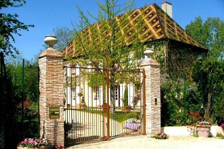 Le Petit Manoir Des Bruyeres photo 2