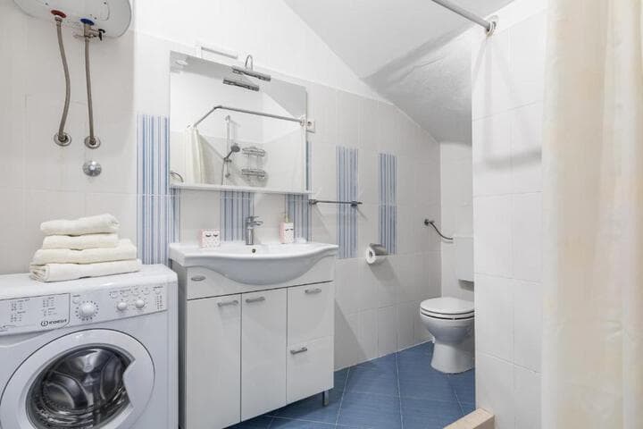 Charming Apartment photo 3