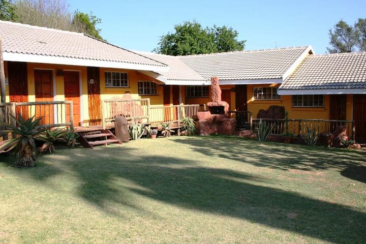 Flintstones Guest House Fourways photo 2
