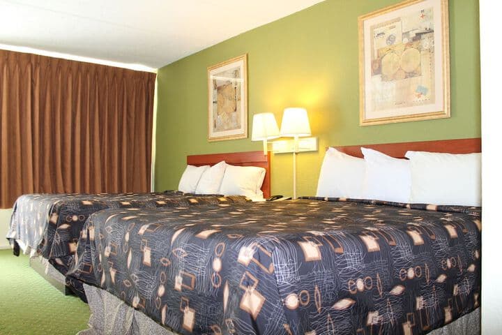 Travelers Inn photo 5