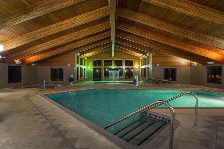 Cobblestone Hotels & Suites – Ladysmith photo 3