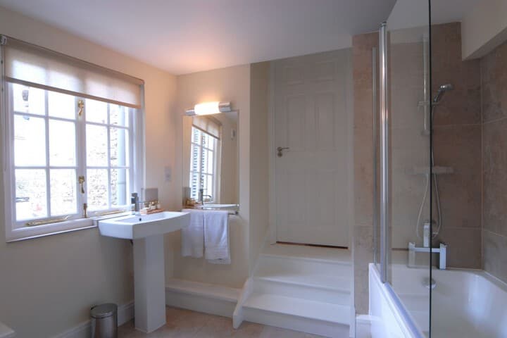 Serviced Guest ApartSuites The Unicorn photo 4