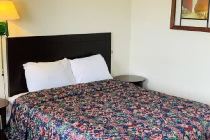 Budget Inn photo 4