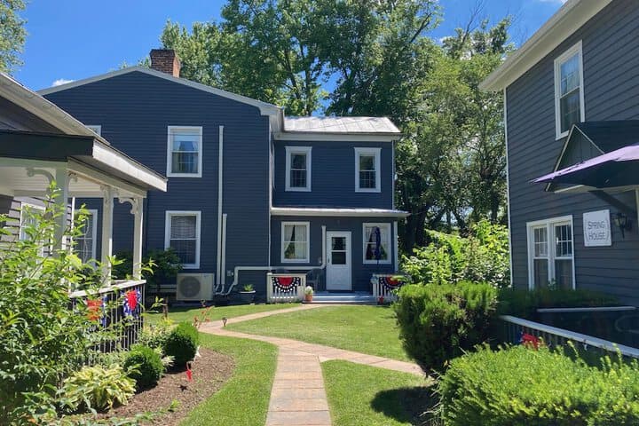 Family Farmhouse Inn photo 2
