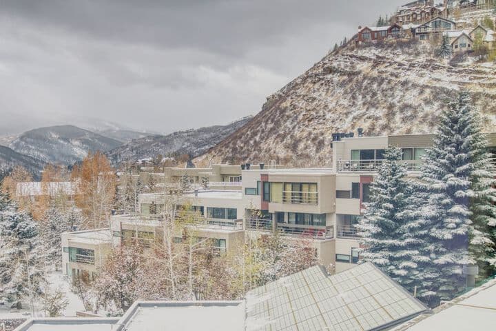 Simba Run Condos 2Bed 2Bath photo 2