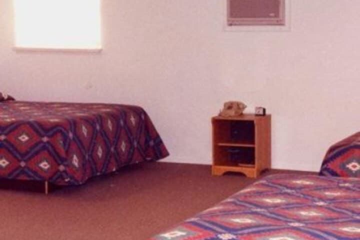 Dakota Inn photo 2