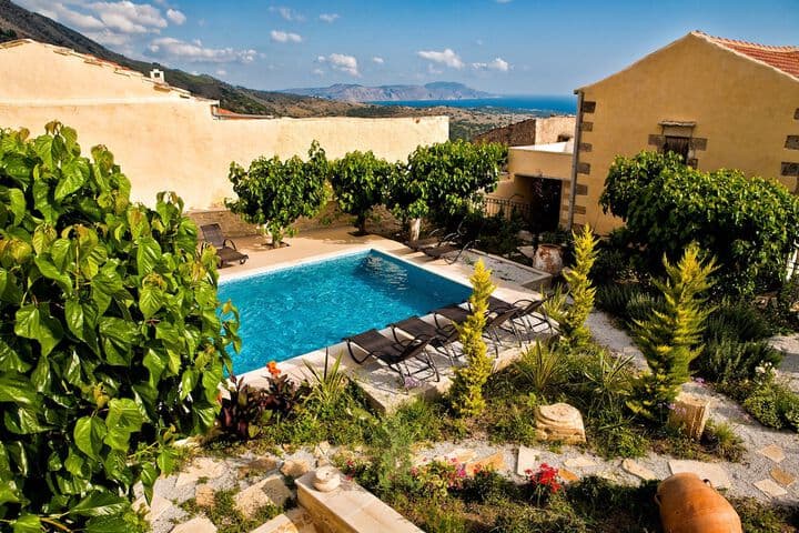 Arcus Suites photo 3