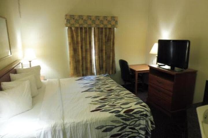 RED ROOF SUITES GALLOWAY photo 4