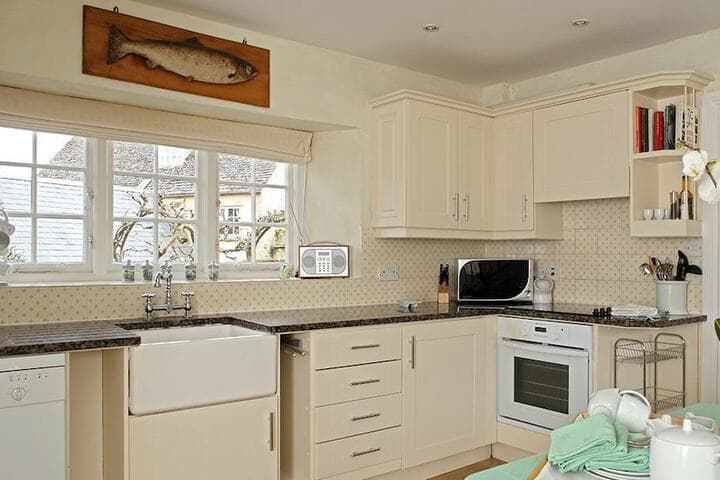 Goodwood Cottage photo 5