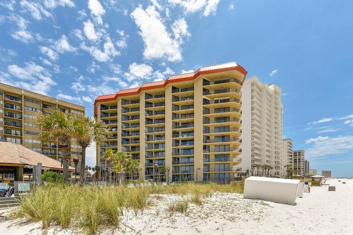 Summerhouse by Book That Condo photo 3